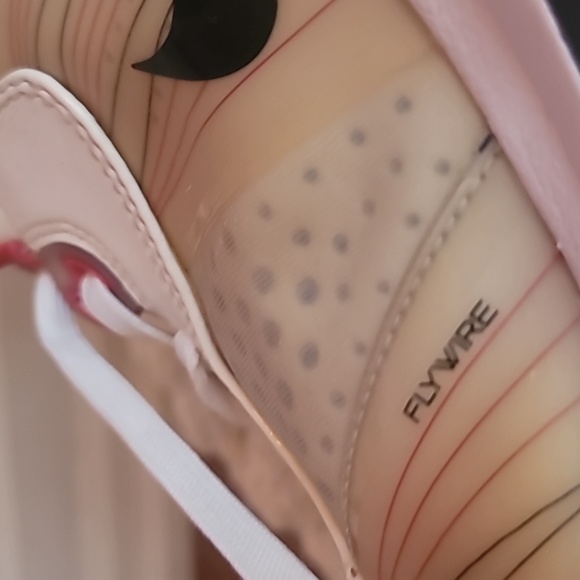 Nike LeBron James 828 - Picture 7 of 9